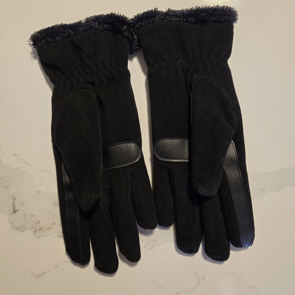 Isotoner Women's Black Gloves